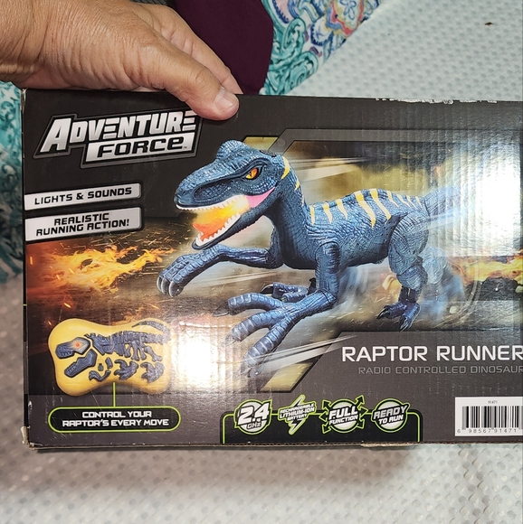 ADVENTURE FORCE NWT RAPTOR RUNNER. DINOSAUR REMOTE CONTROL TOY - Picture 5 of 5